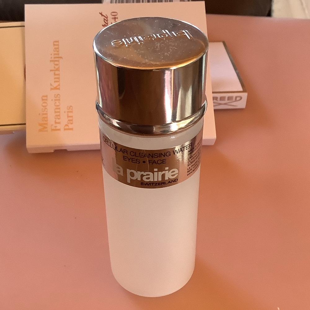 La Prairie Cellular Cleansing Water — White & Silver Bottle